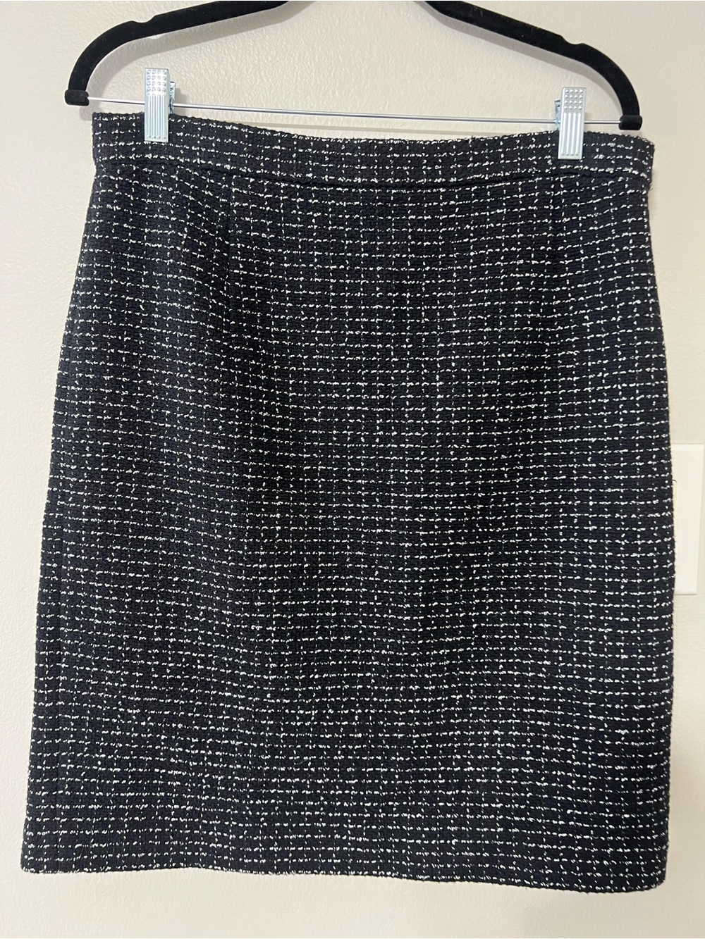 Theory Hemdall Tweed Pencil Skirt Size 10 Black White Lined Career Workwear